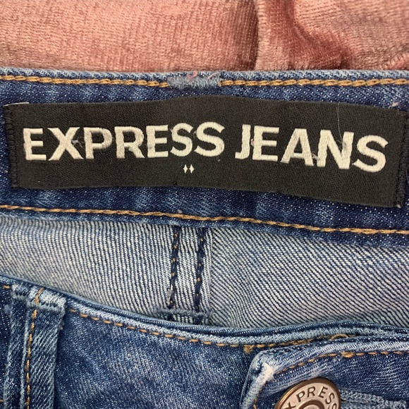 Express | Modern Boyfriend Low Rise Distressed Jeans - Picture 6 of 8